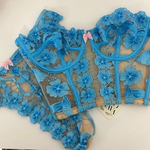 KILO BRAVA EMBROIDERED SET - NWT - M